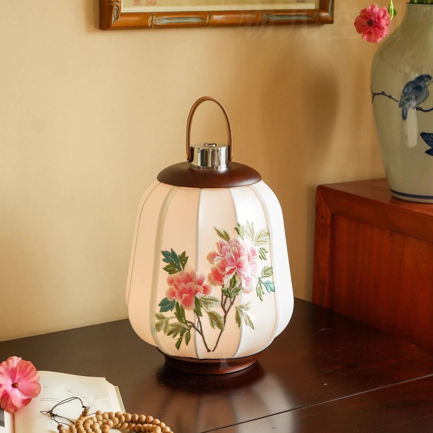 Embroidered Peony Chinese Table Lamp