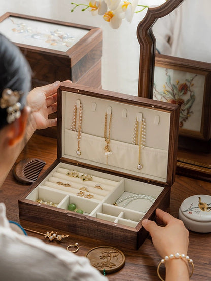 Embroidered jewelry box