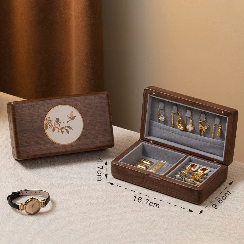 Portable compact jewelry box