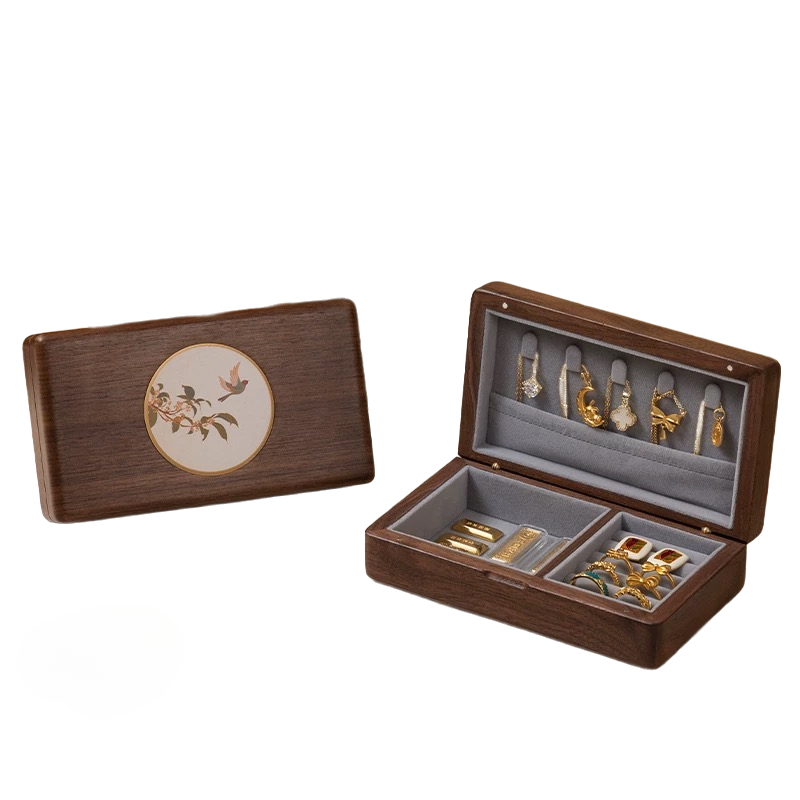 Portable compact jewelry box