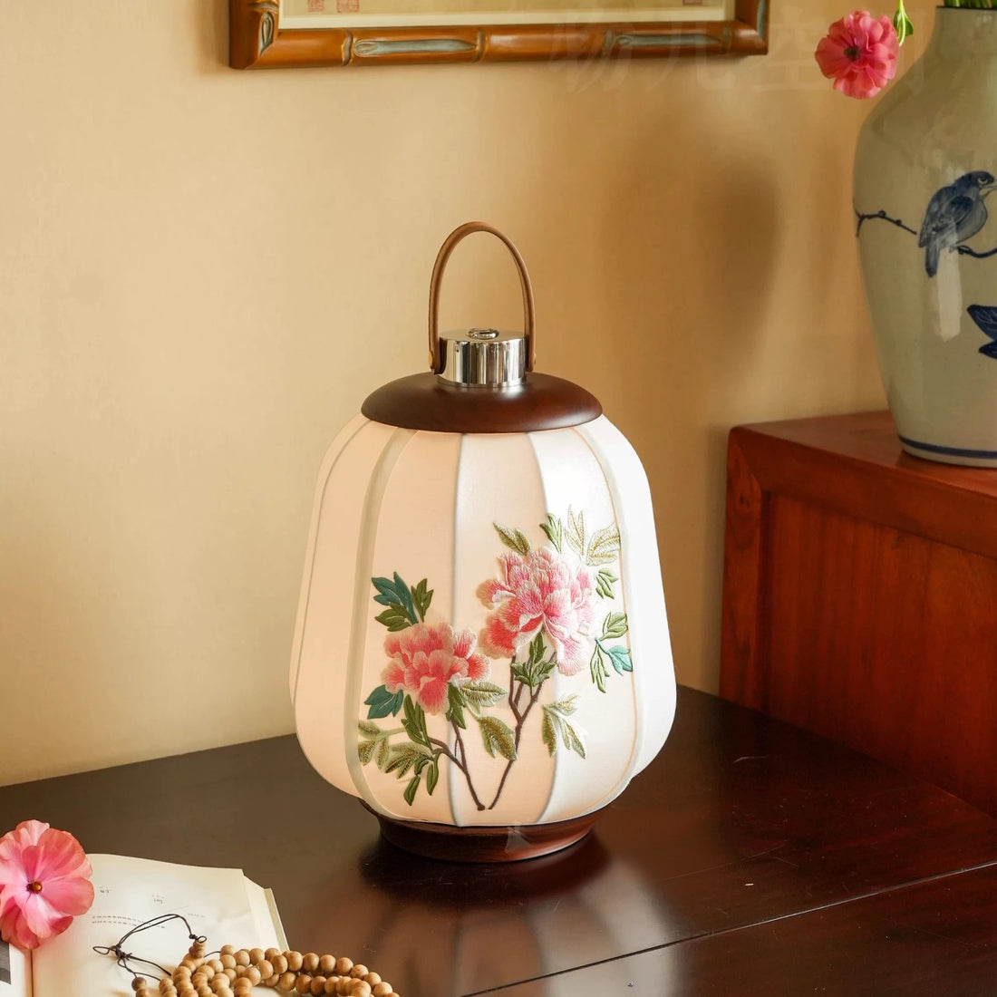 Embroidered Peony Chinese Table Lamp